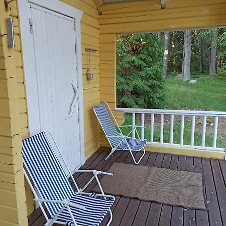 Chalet Eraemoekki Jaerven Rannalla *