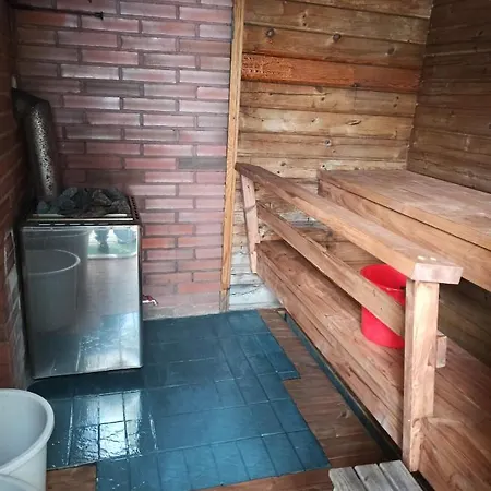 Eraemoekki Jaerven Rannalla 木屋