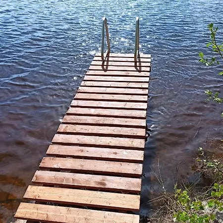 Eraemoekki Jaerven Rannalla Chalet Laitila