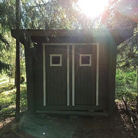 Eraemoekki Jaerven Rannalla *
